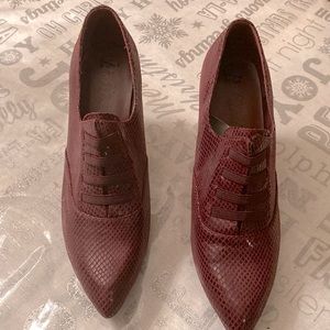 Bellini wine Snake heels pumps size 10 pointed toe elastic design on top